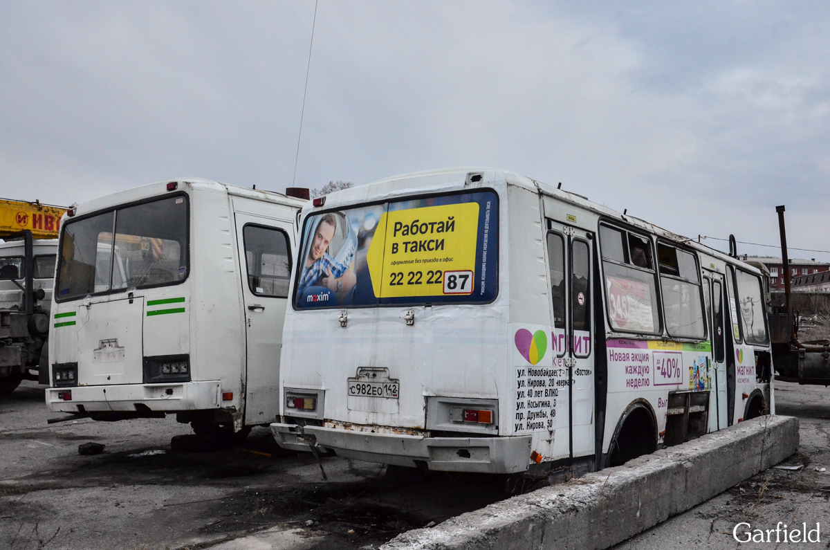 Kemerovo region - Kuzbass, PAZ-32054 # С 982 ЕО 142; Kemerovo region - Kuzbass — Buses without numbers