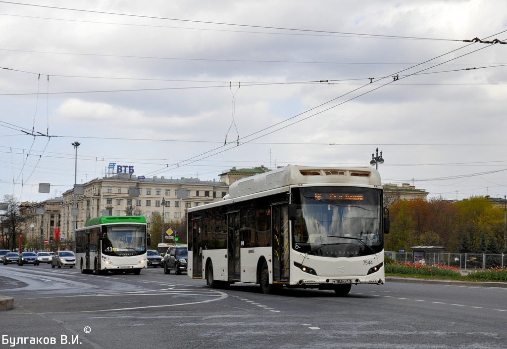Санкт-Петербург, Volgabus-5270.GH № У 479 РА 33; Санкт-Петербург, Volgabus-5270.G2 (CNG) № 7544
