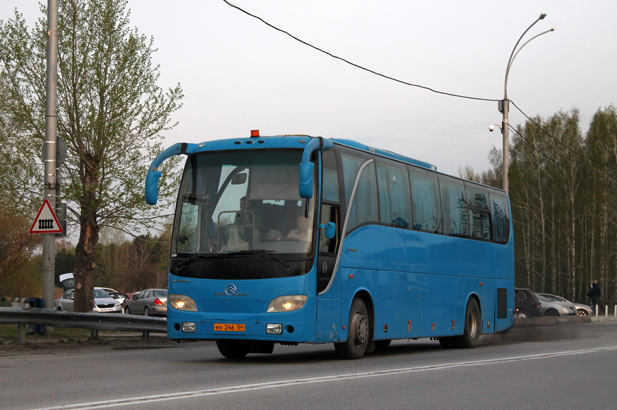 Новосибирская область, Golden Dragon XML6129E1A Grand Cruiser № КН 246 54 —  Фото — Автобусный транспорт