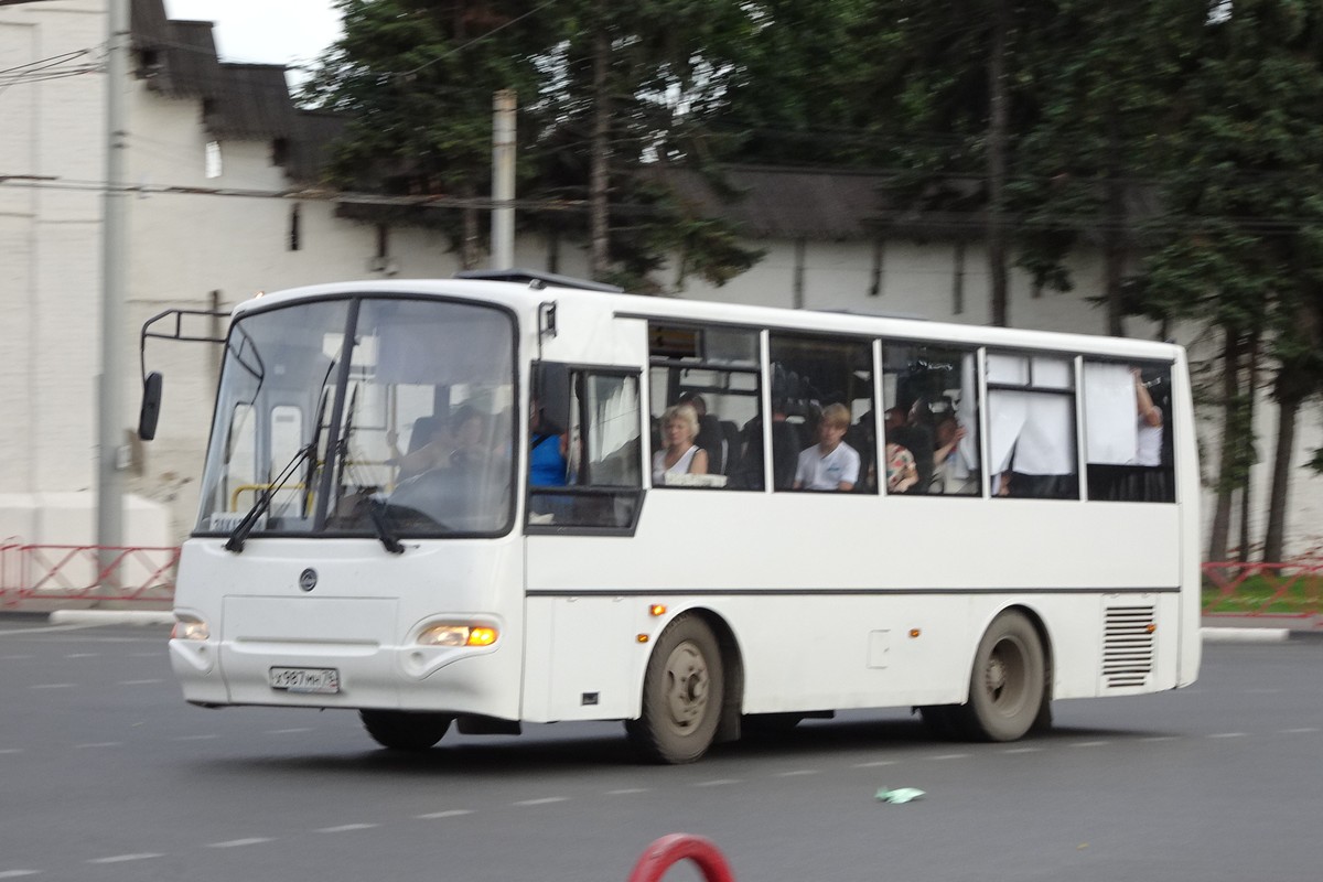 Вологодская область, КАвЗ-4235-31 (2-2) № Х 987 МН 76