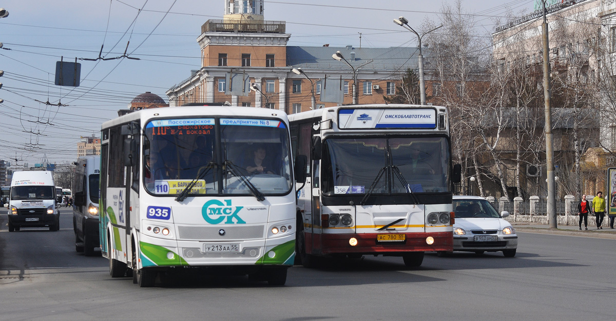 Omsk region, PAZ-320414-04 "Vektor" (1-2) č. 935; Omsk region, SibScan (Volvo B10M-60F) č. 194