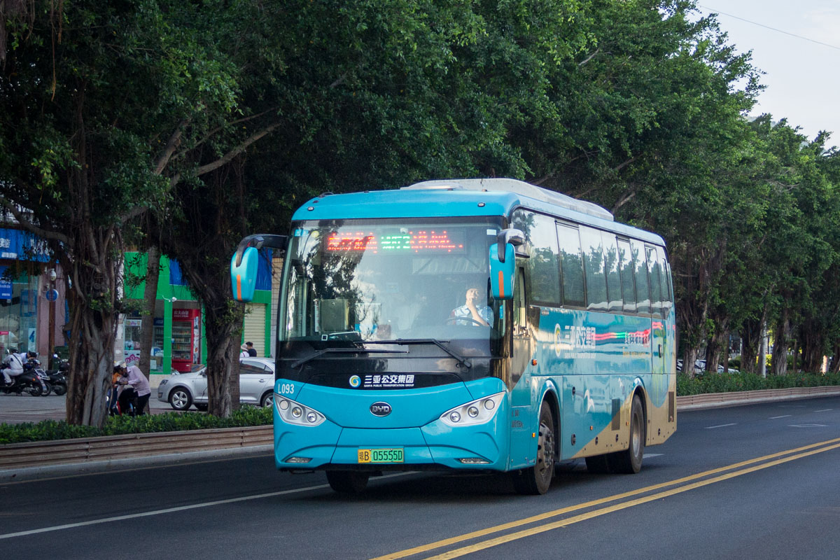 Китай, BYD C8 № 琼B 05555D