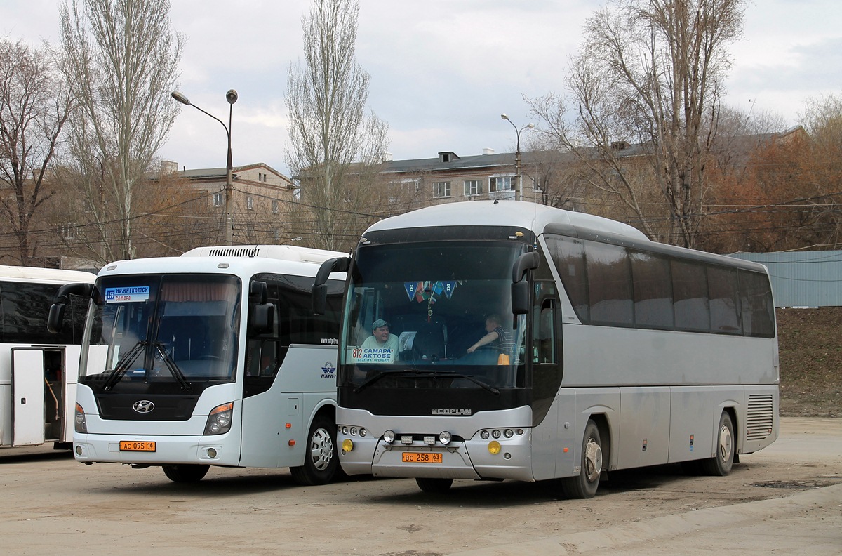 Самарская область, Neoplan P21 N2216SHD Tourliner SHD № ВС 258 63