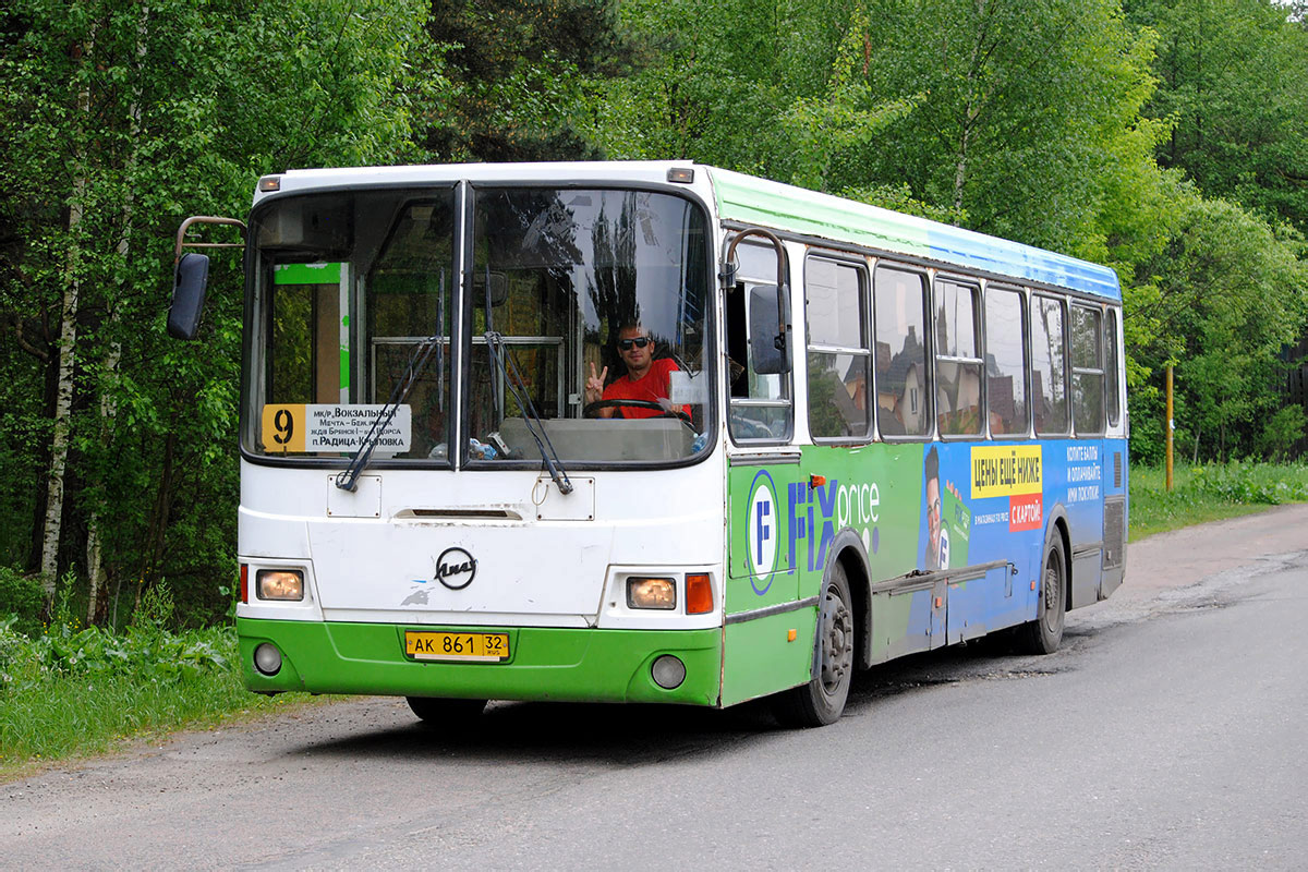 Автобус 223к. ЛИАЗ 5256.00 бело голубой. Автобус 223. ЛИАЗ 5256.45 С синими полосками.