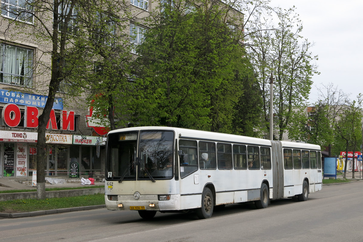Pskovo sritis, Mercedes-Benz O345G Nr. 642