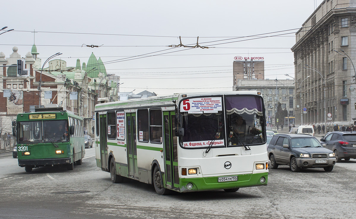 Новасібірская вобласць, ЛиАЗ-5256.45 № Е 054 ТМ 154