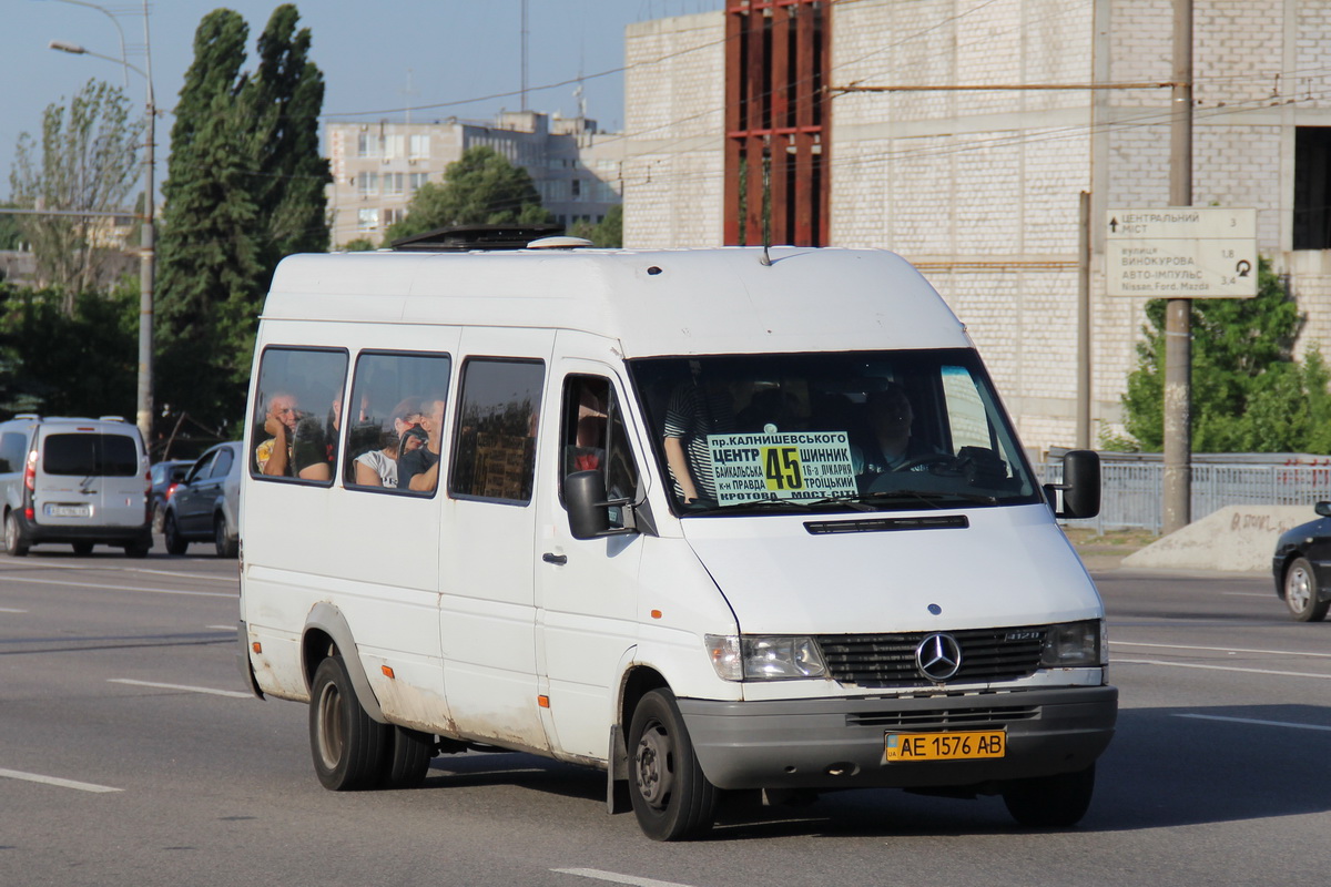 Днепропетровская область, Mercedes-Benz Sprinter W904 412D № AE 1576 AB