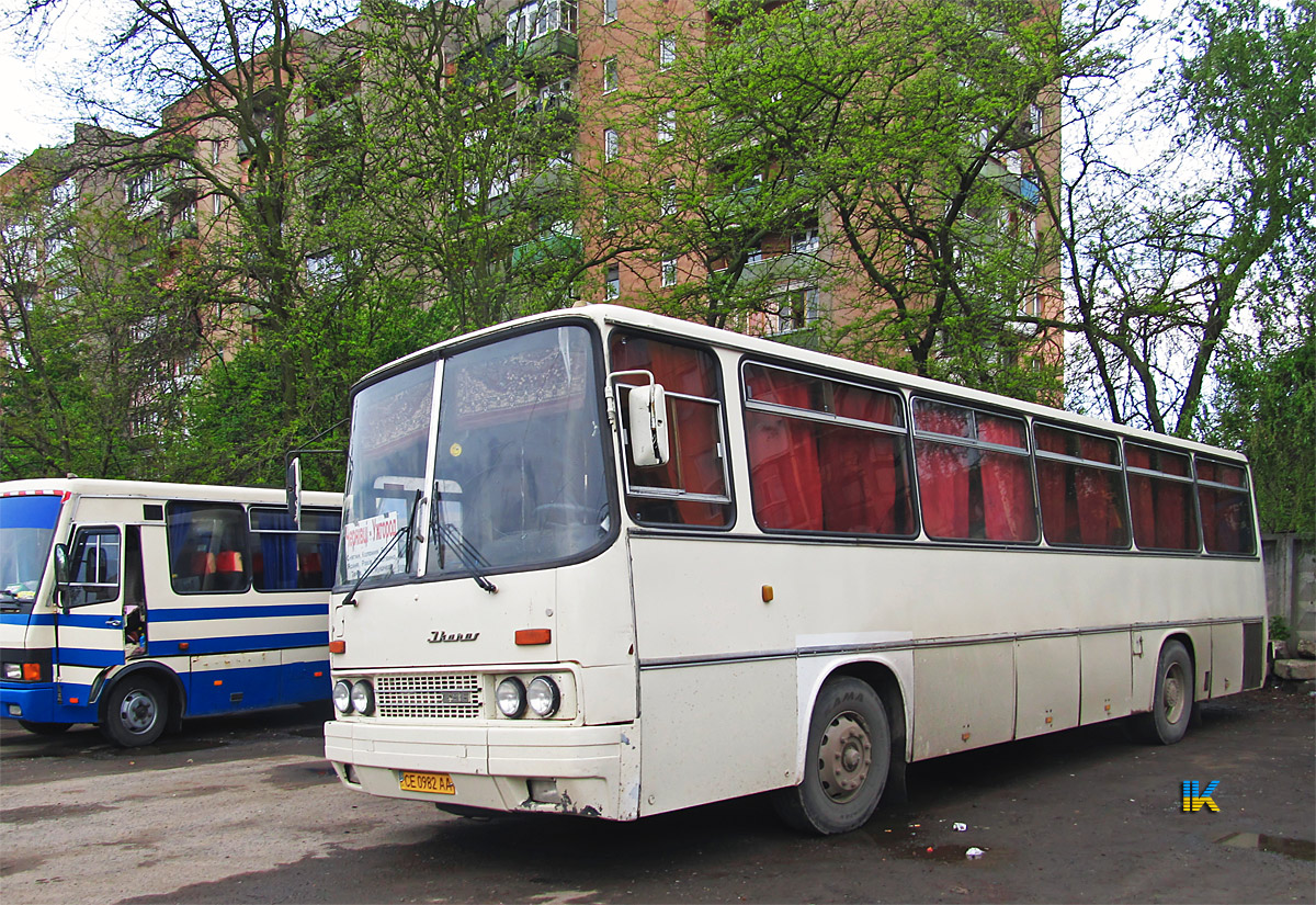 Черновицкая область, Ikarus 256.75 № CE 0982 AA