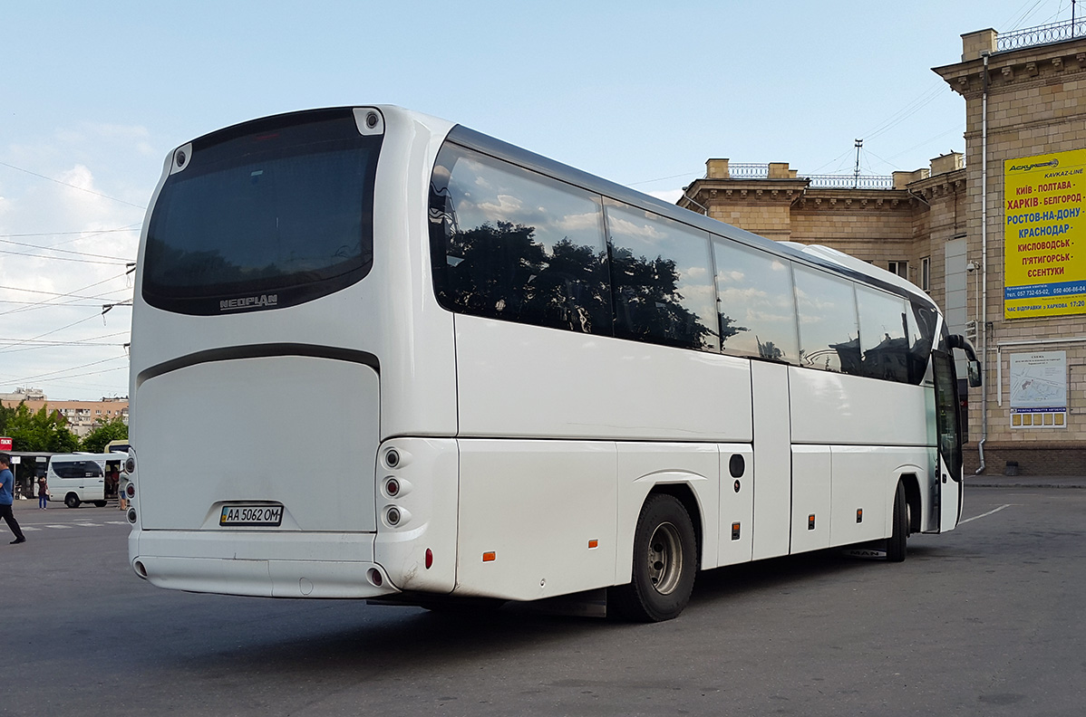 Киев, Neoplan P21 N2216SHD Tourliner SHD № AA 5062 OM