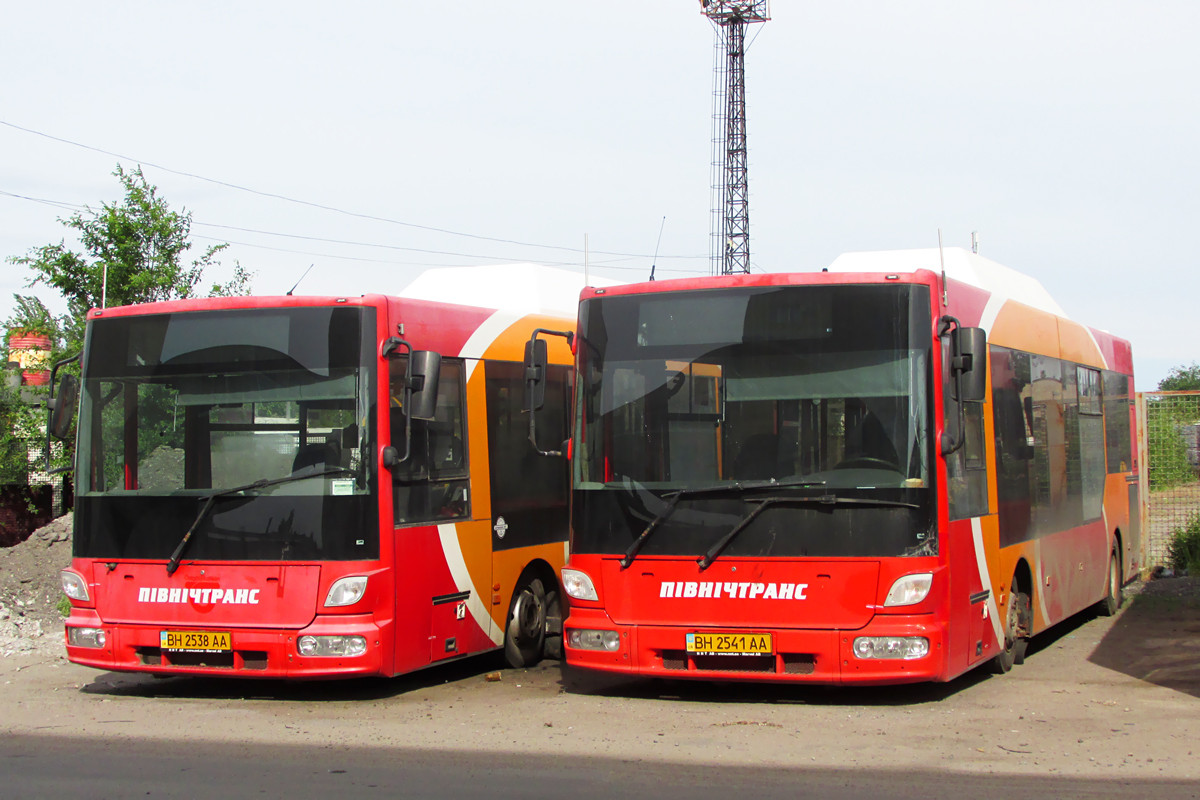 Днепропетровская область, Kutsenits Hydra City III CNG № 4111; Днепропетровская область, Kutsenits Hydra City III CNG № 4102