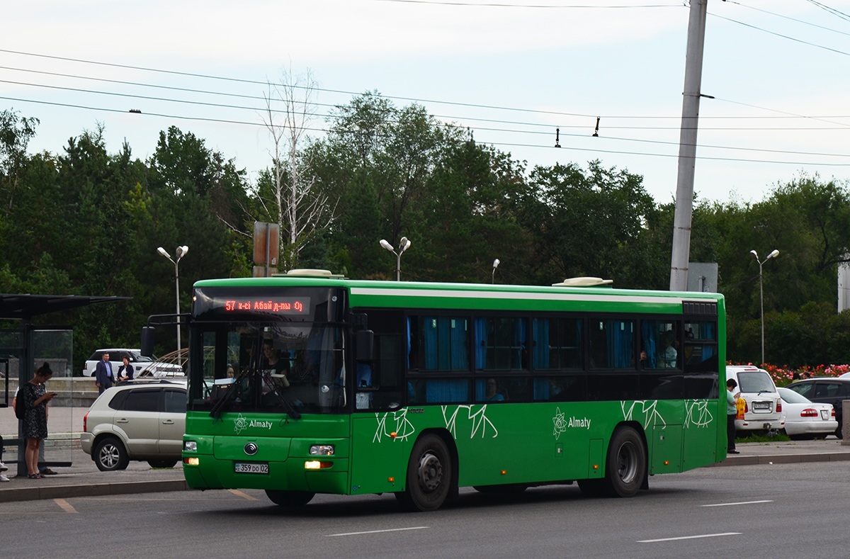 Алматы, Yutong ZK6108HGH № 359 DO 02