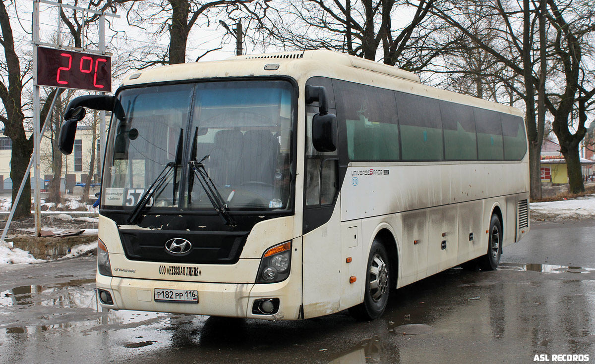 Leningrado sritis, Hyundai Universe Space Luxury Nr. Р 182 РР 116