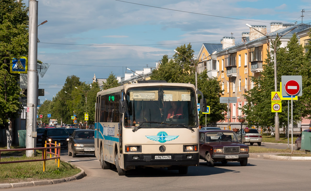 Свердловская область, ЛАЗ-4207JT "Лайнер-10" № О 967 РУ 96