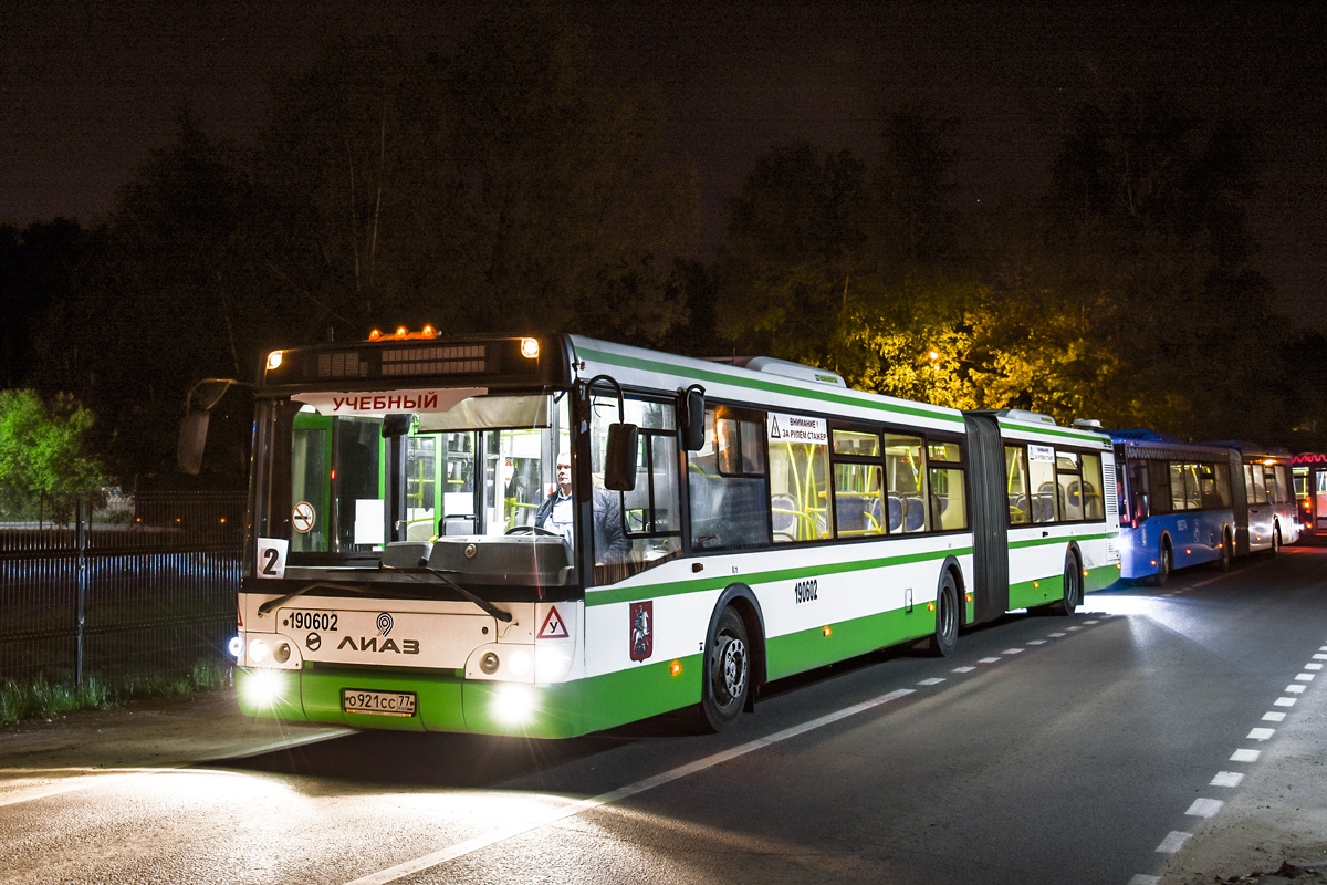 Moskwa, LiAZ-6213.22-01 Nr 190602