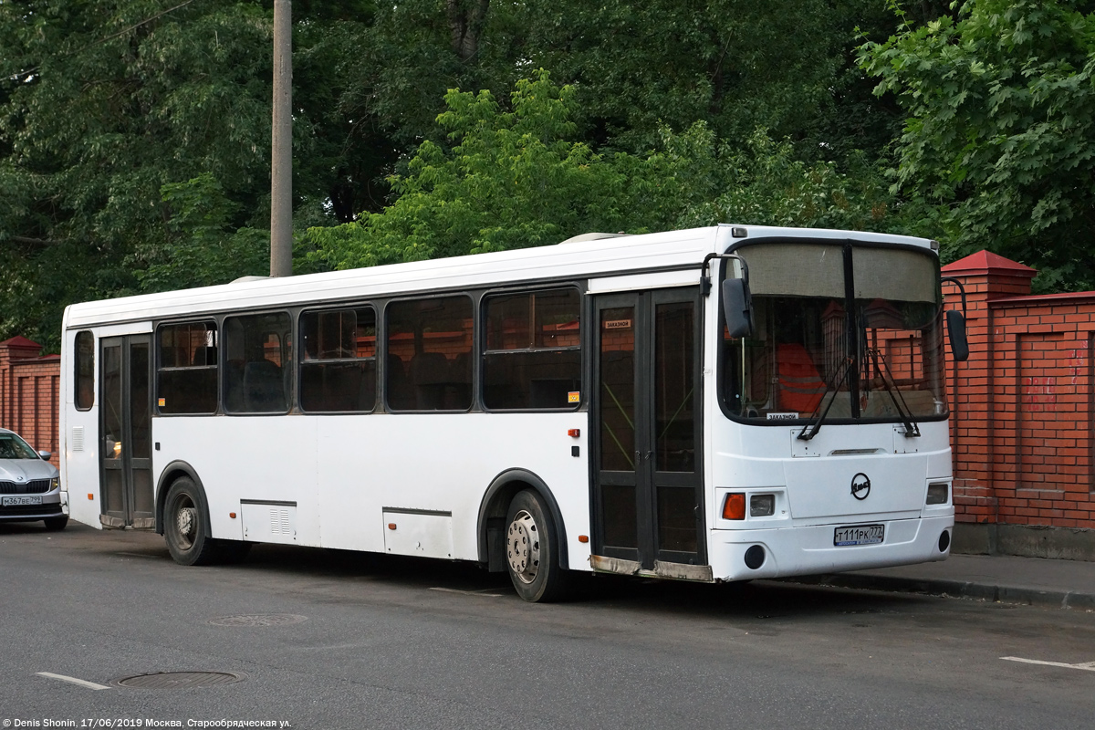 Moskau, LiAZ-5256.35-01 Nr. Т 111 РК 777