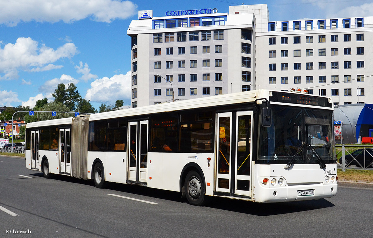 Sankt Petersburg, LiAZ-6213.20 Nr. 2401