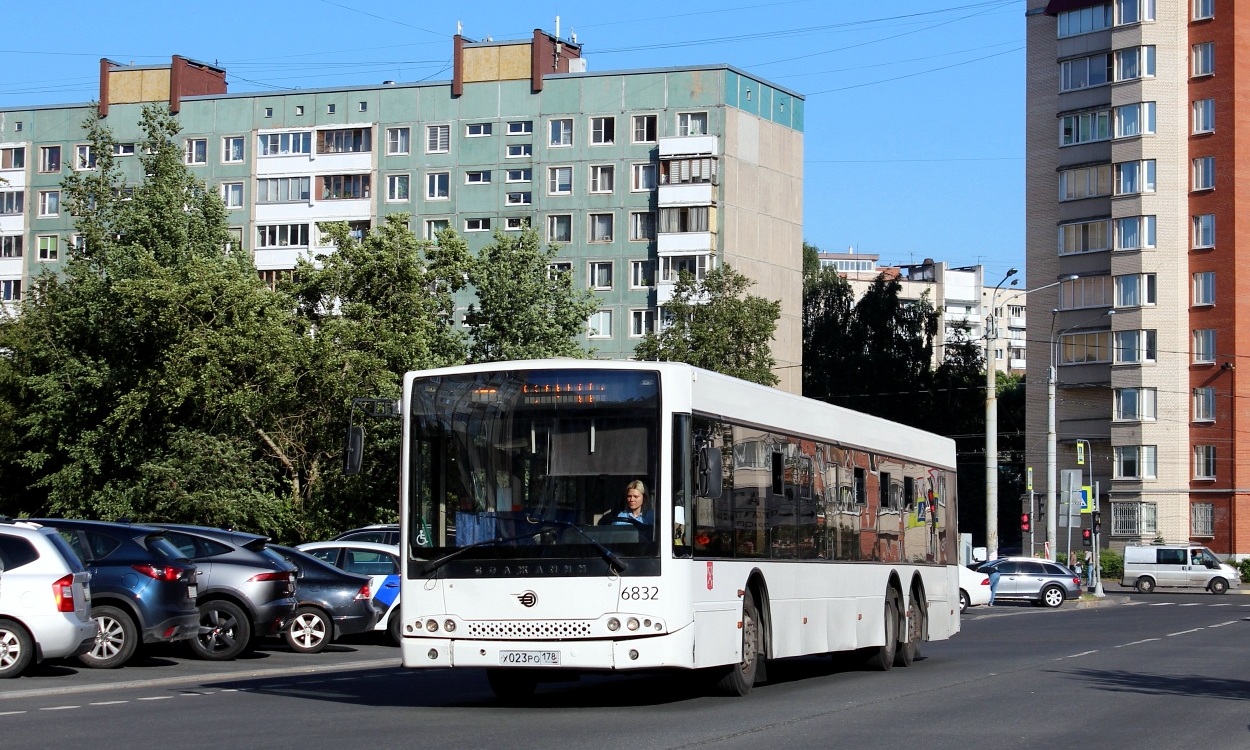 Санкт-Петербург, Волжанин-6270.06 