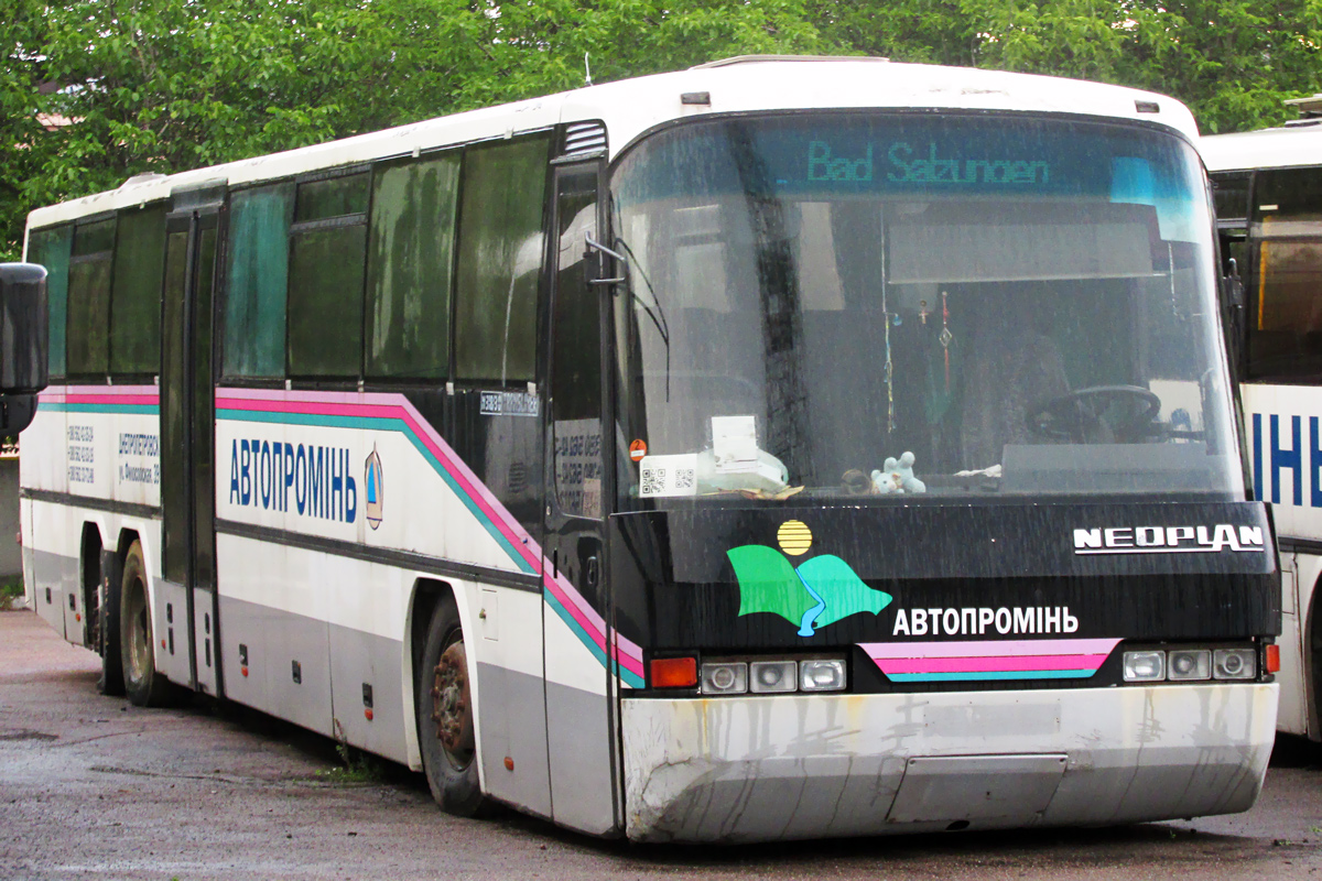 Днепропетровская область, Neoplan N318/3Ü Transliner № AE 9879 AA