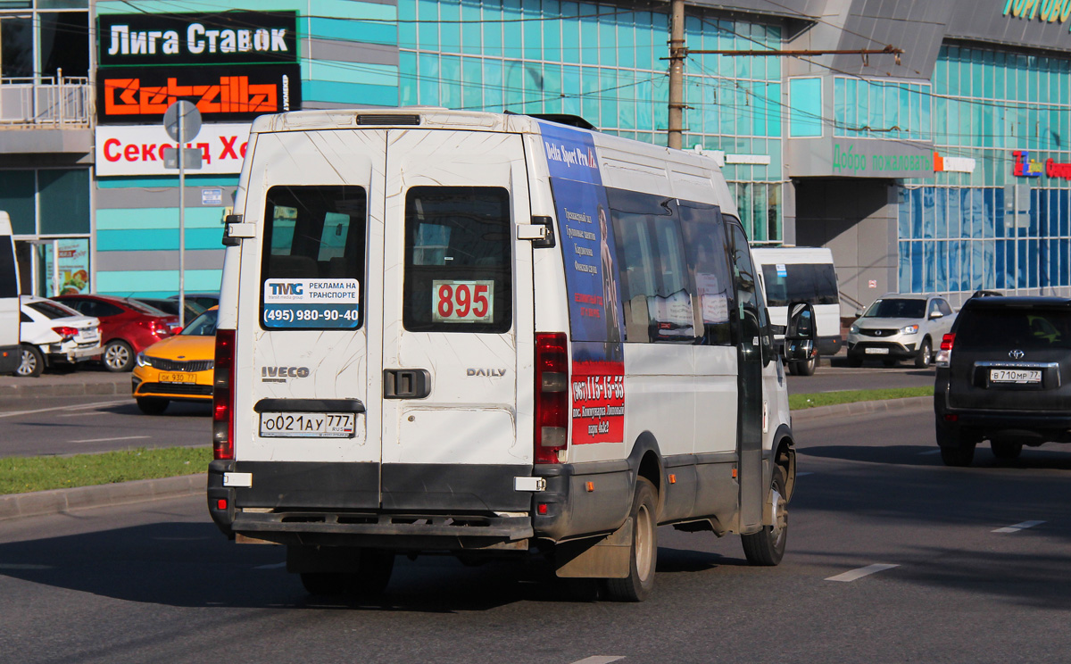 Москва, Нижегородец-2227UU (IVECO Daily) № О 021 АУ 777