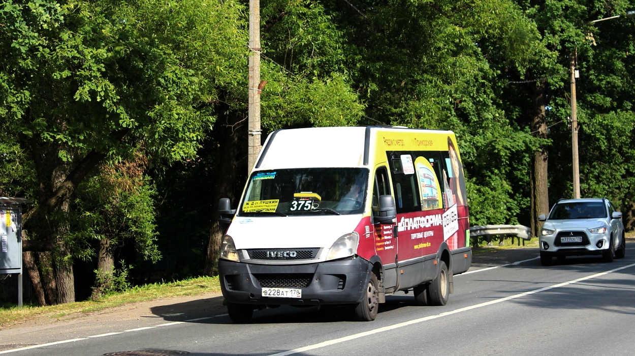 Санкт-Петербург, Нижегородец-2227UT (IVECO Daily) № В 228 АТ 178