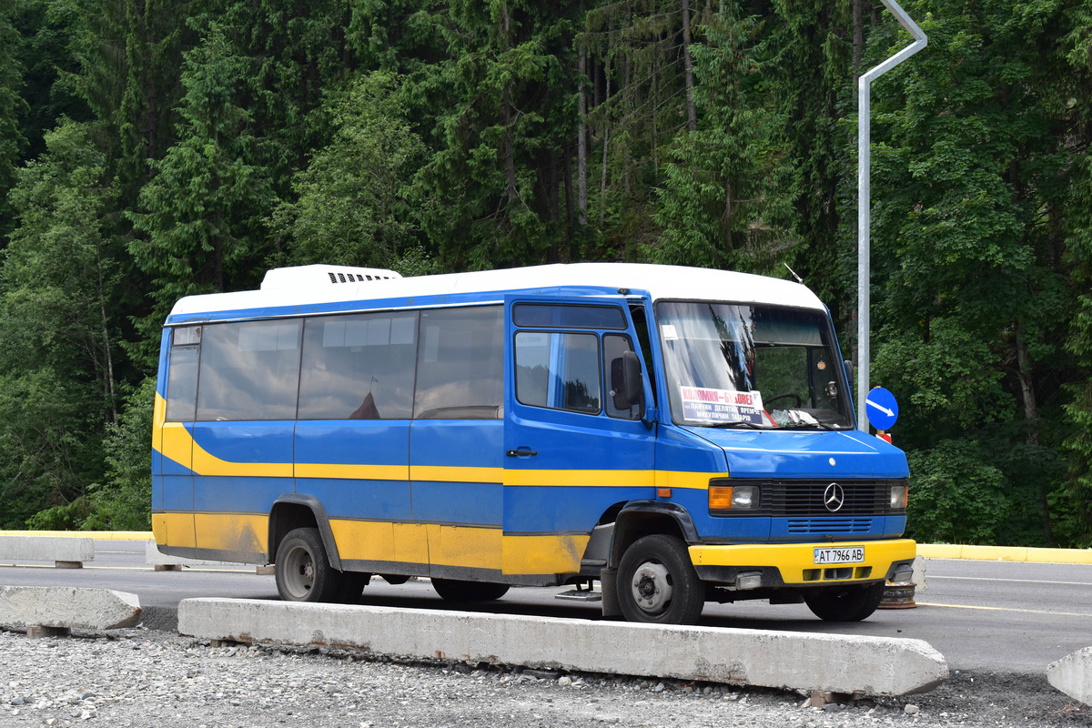 Ivano-Frankovsk region, Mercedes-Benz T2 609D sz.: AT 7966 AB — Kép —  Buszfotók és járműlisták