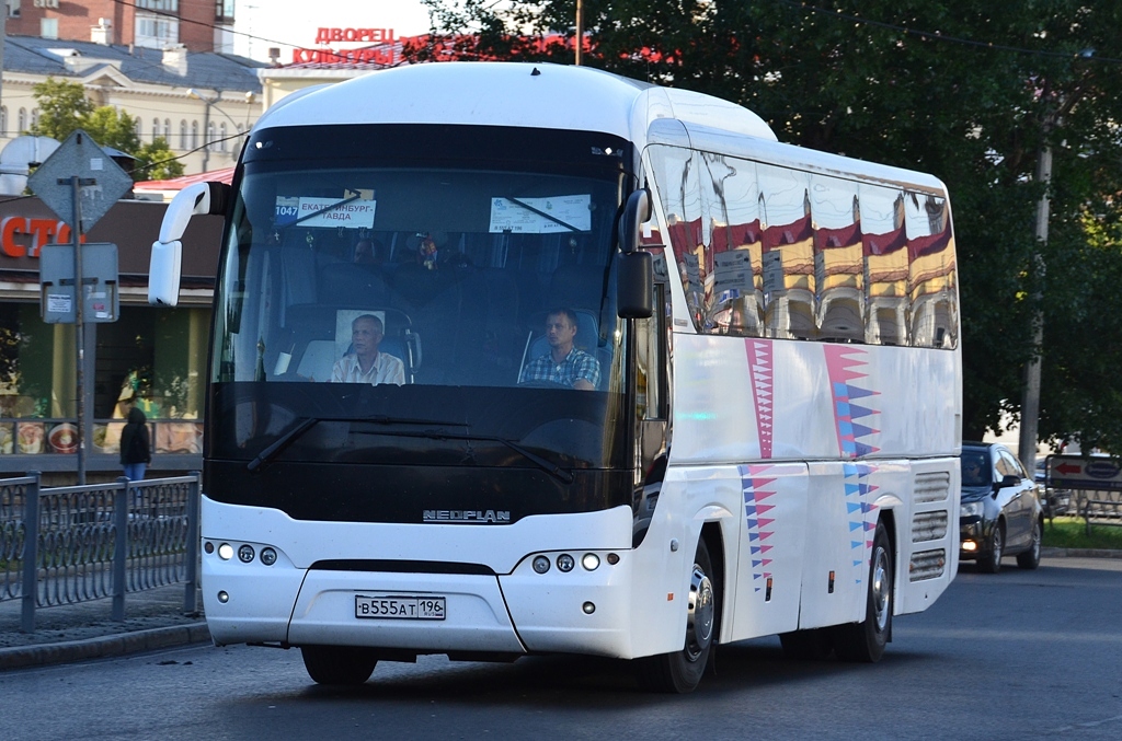 Свердловская область, Neoplan P21 N2216SHD Tourliner SHD № В 555 АТ 196