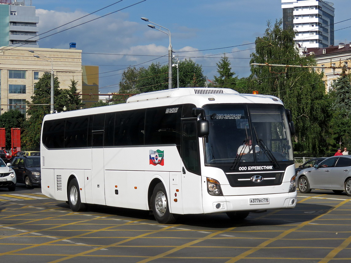 Татарстан, Hyundai Universe Space Luxury № А 377 ВС 716