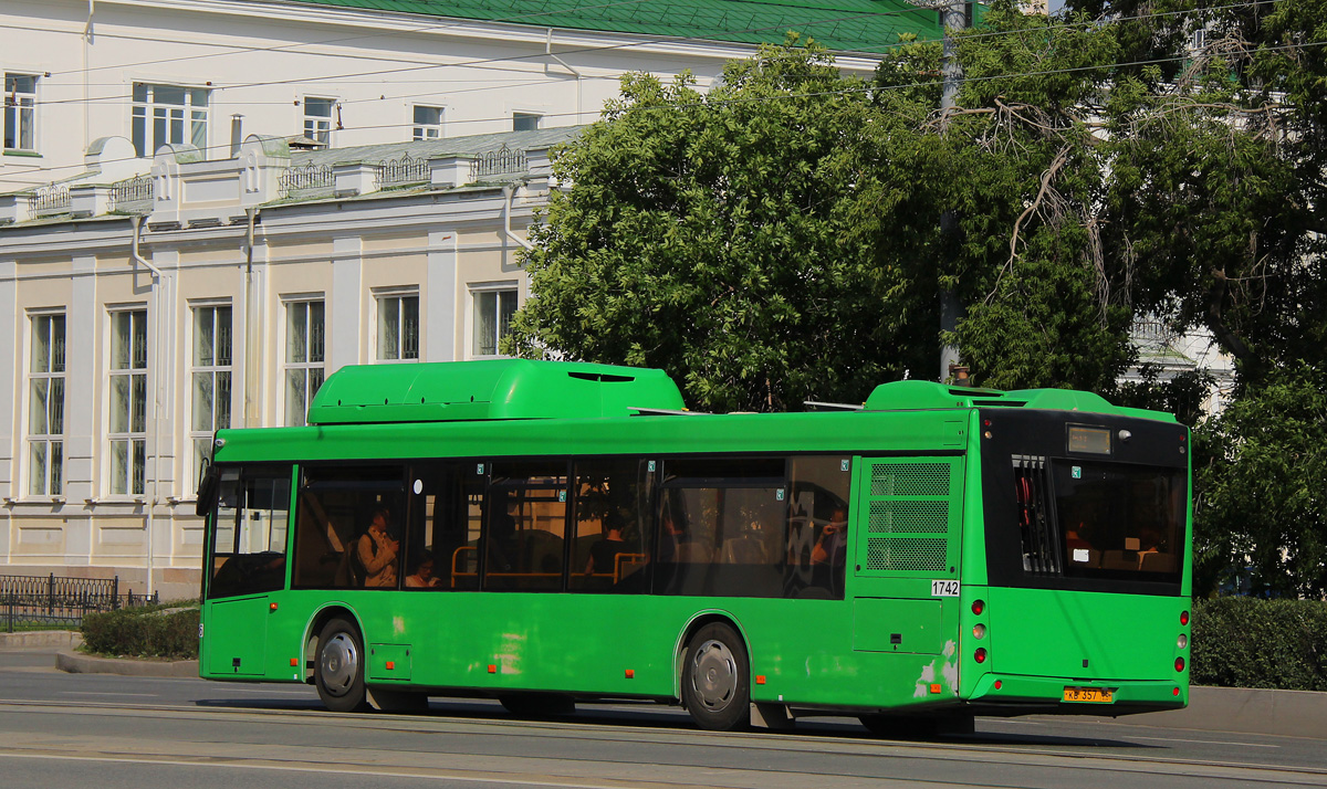 Свердловская область, МАЗ-203.L65 № 1742