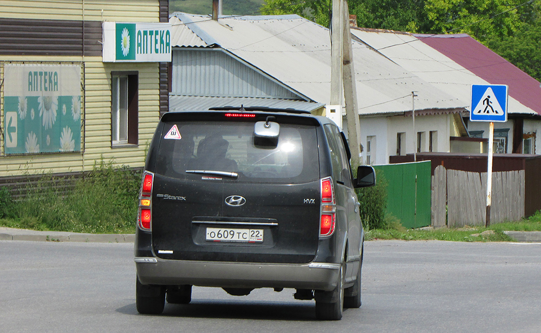 Алтайский край, Hyundai H-1/Starex № О 609 ТС 22