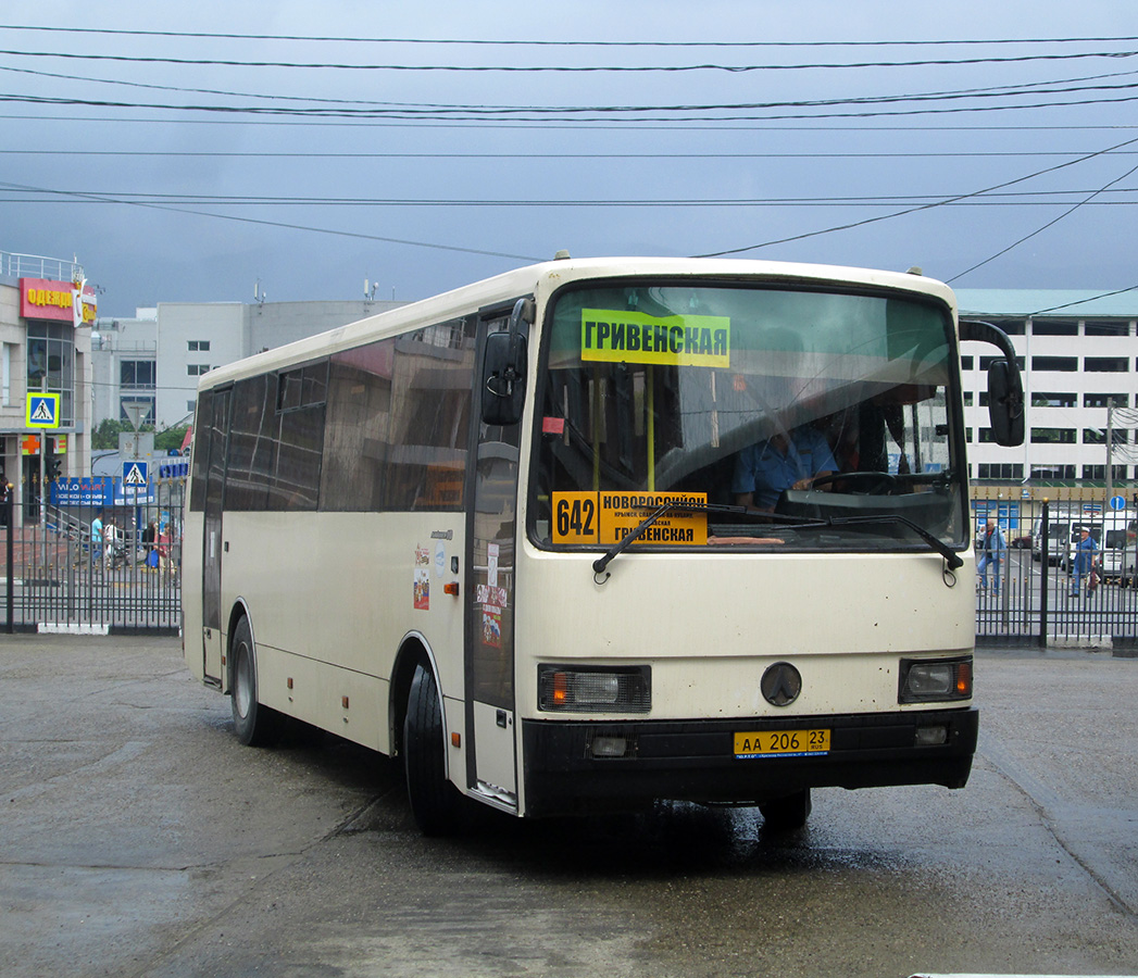 Краснодарский край, ЛАЗ-4207JN "Лайнер-10" № АА 206 23
