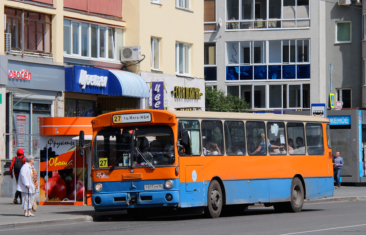 Sverdlovsk region, Mercedes-Benz O305 č. Т 017 СМ 96