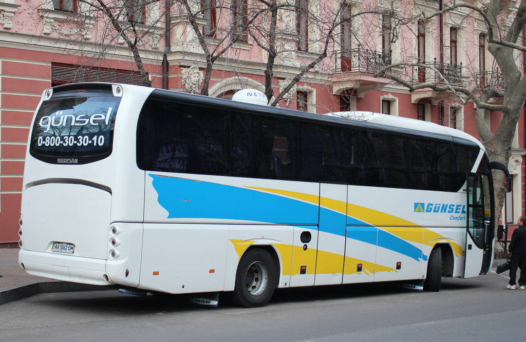 Kijeva, Neoplan P21 N2216SHD Tourliner SHD № AA 5062 OM