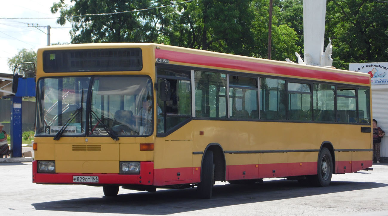 Автобус красный сулин 8. Mercedes-Benz o 405 красный. Автобусы красный Сулин. Автобус 161. Автобусы в Красном Сулине.