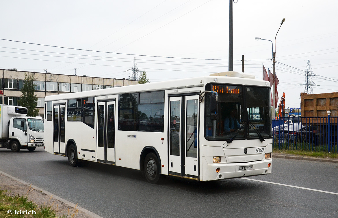 Sankt Petersburg, NefAZ-5299-30-32 Nr. 6369