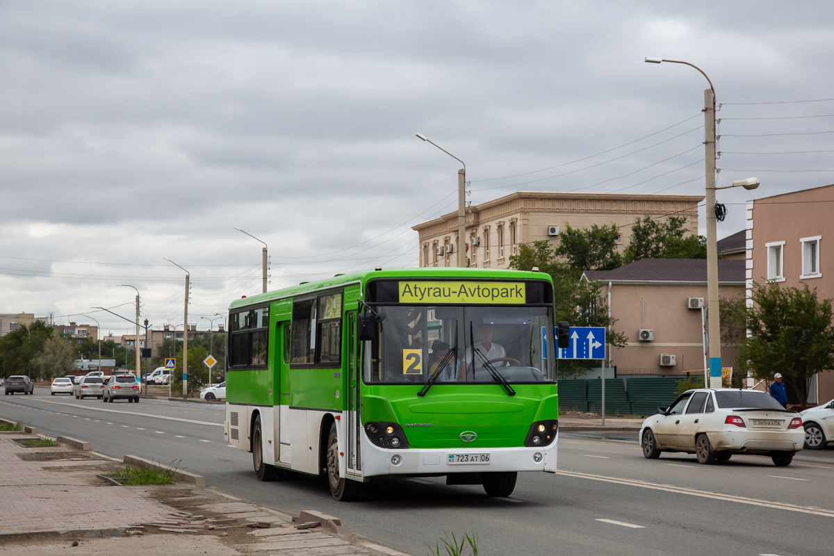 Атырауская область, Daewoo BS106 (СемАЗ) № 723 AT 06 — Фото — Автобусный  транспорт