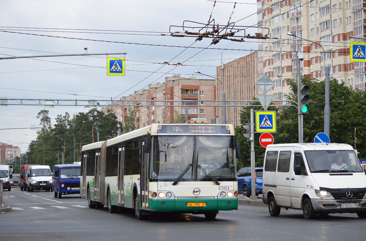 Санкт-Петербург, ЛиАЗ-6213.20 № 2303