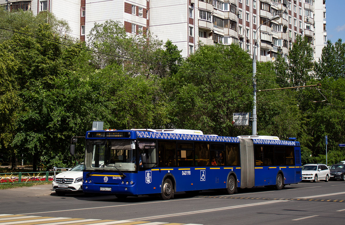 Москва, ЛиАЗ-6213.22 № 040198