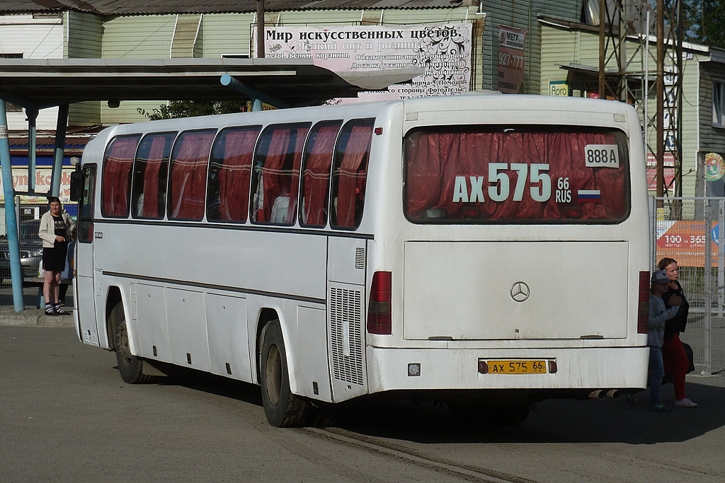 Свердловская область, Mercedes-Benz O303-15KHP-A № АХ 575 66