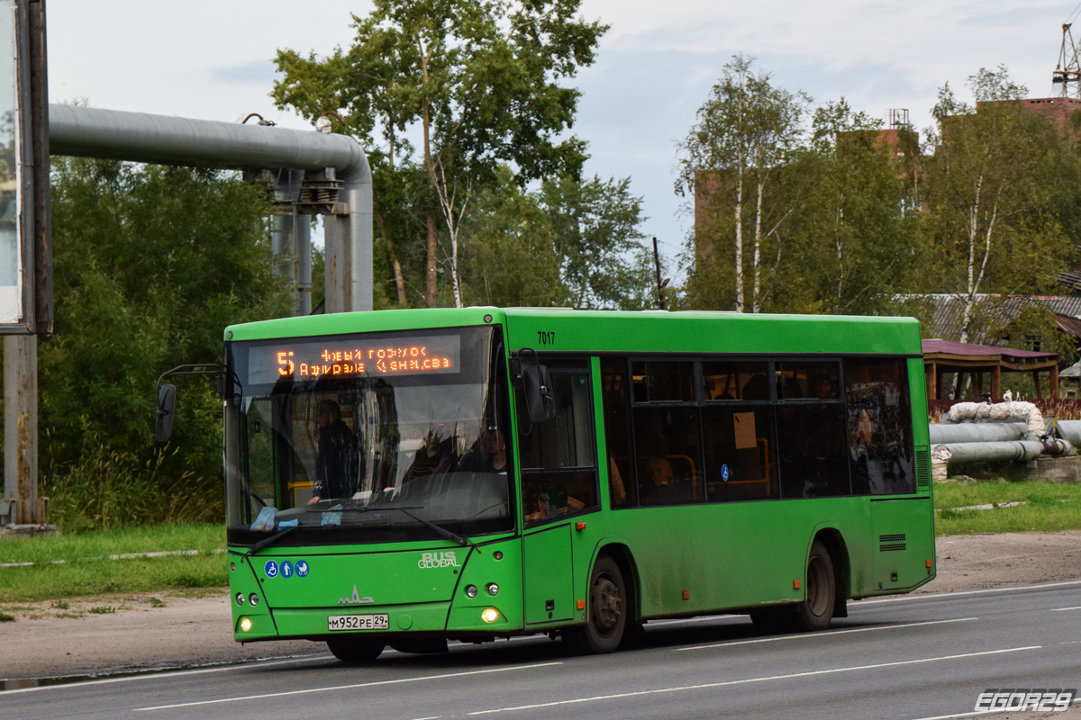 Архангельская область, МАЗ-206.086 № 7017