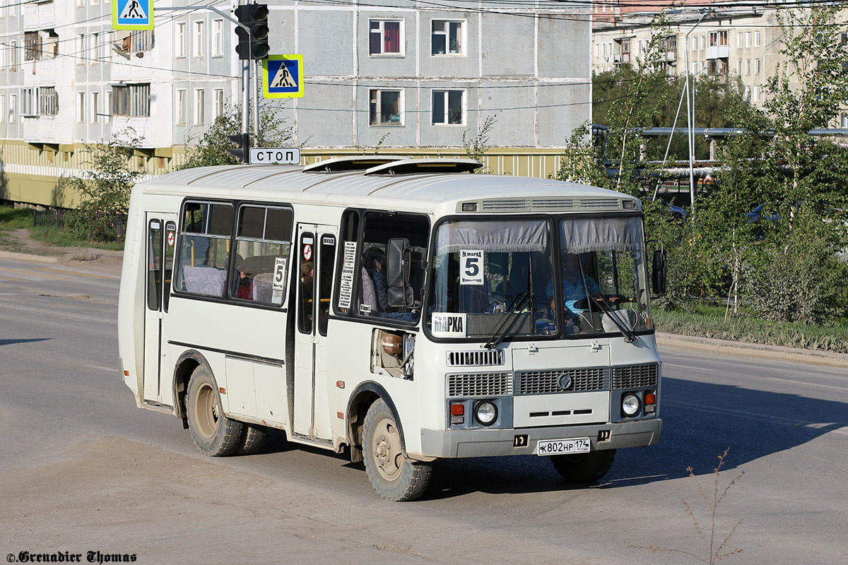 Jakutien Republik, PAZ-32053 Nr. К 802 НР 174