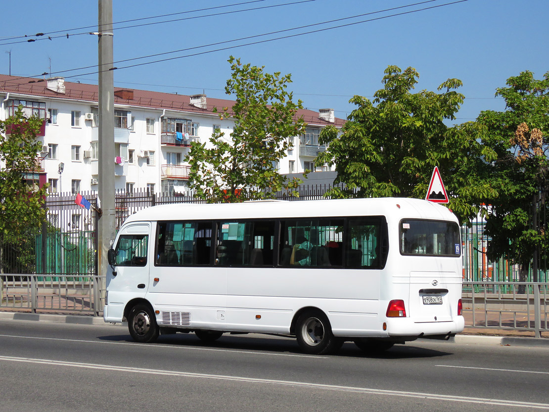 Краснодарский край, Hyundai County Kuzbass № В 908 ОК 161