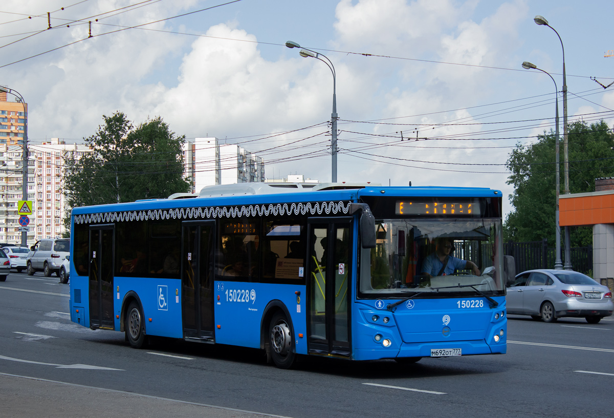 Moskva, LiAZ-5292.22 (2-2-2) č. 150228