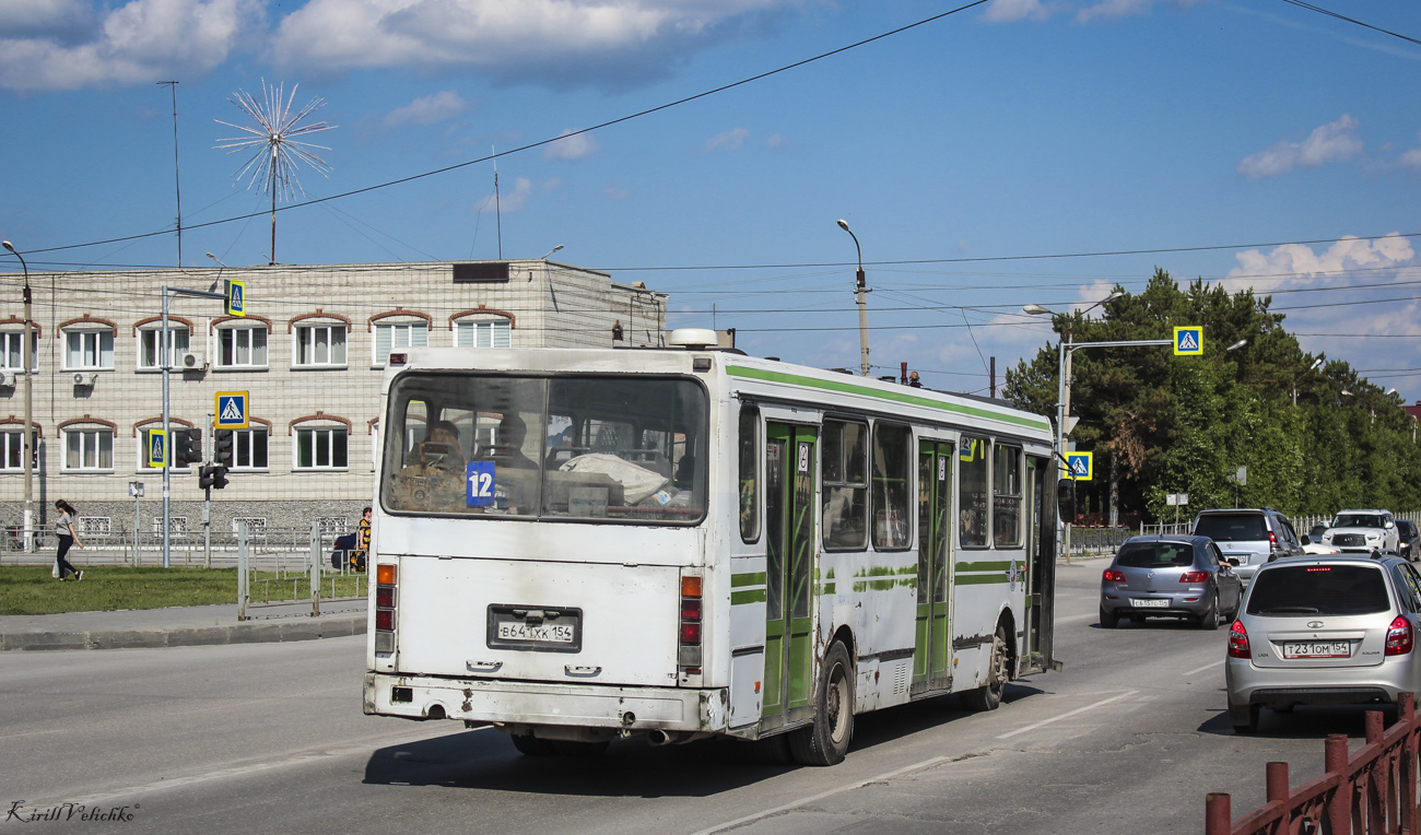 Новосибирская область, ЛиАЗ-5256.45 № В 641 ХК 154