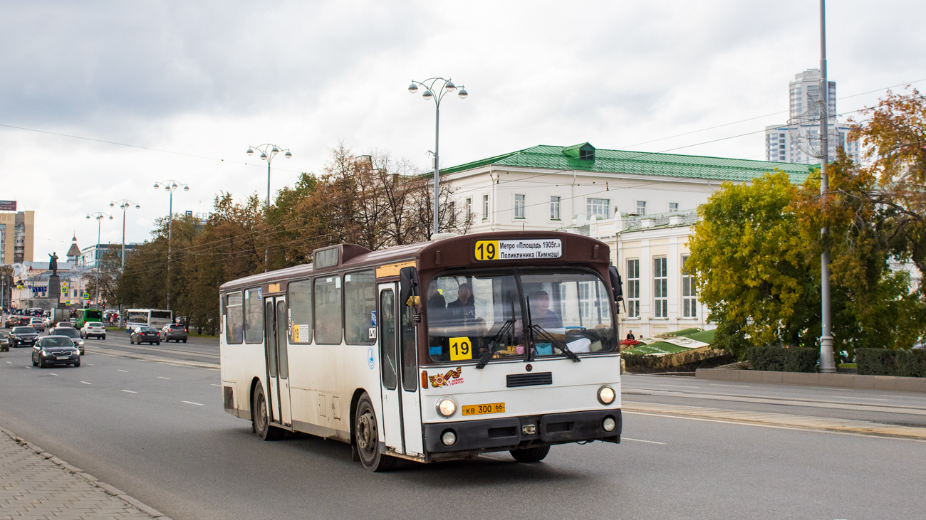 Свердловская область, Mercedes-Benz O305 № КВ 300 66