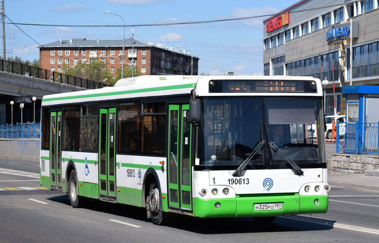 Moskva, LiAZ-5292.21 č. 190613