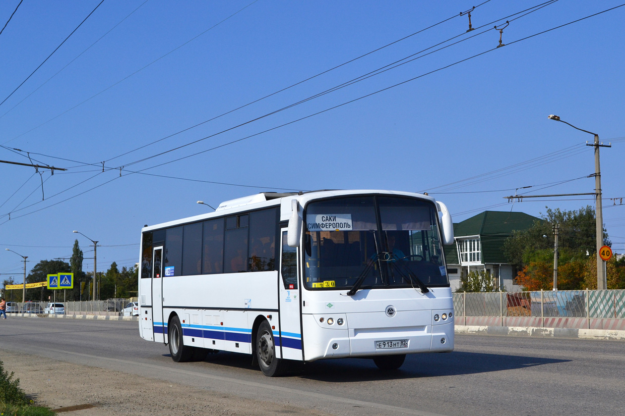 Республика Крым, КАвЗ-4238-72 № Е 913 НТ 82