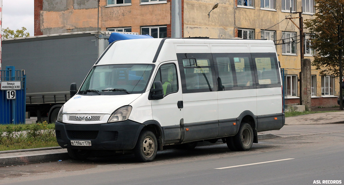 Санкт-Петербург, Нижегородец-2227UT (IVECO Daily) № В 119 АТ 178