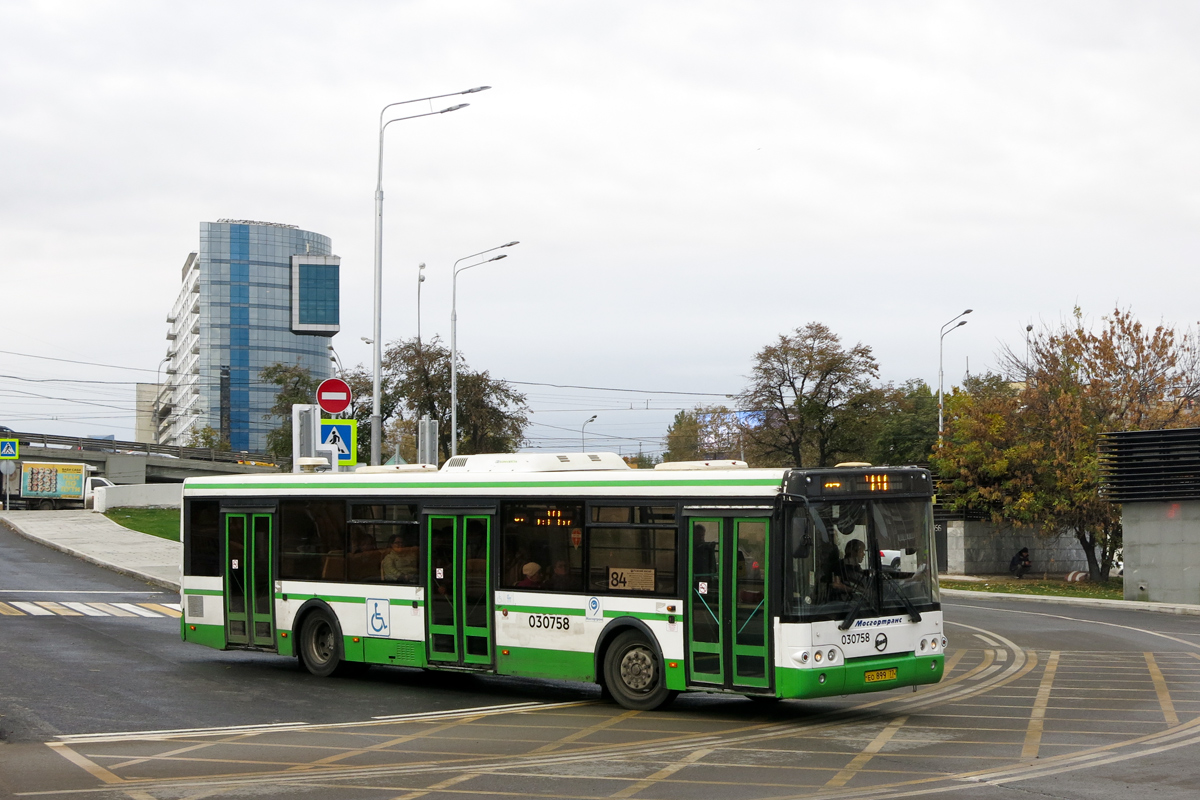 Moskva, LiAZ-5292.21 č. 030758