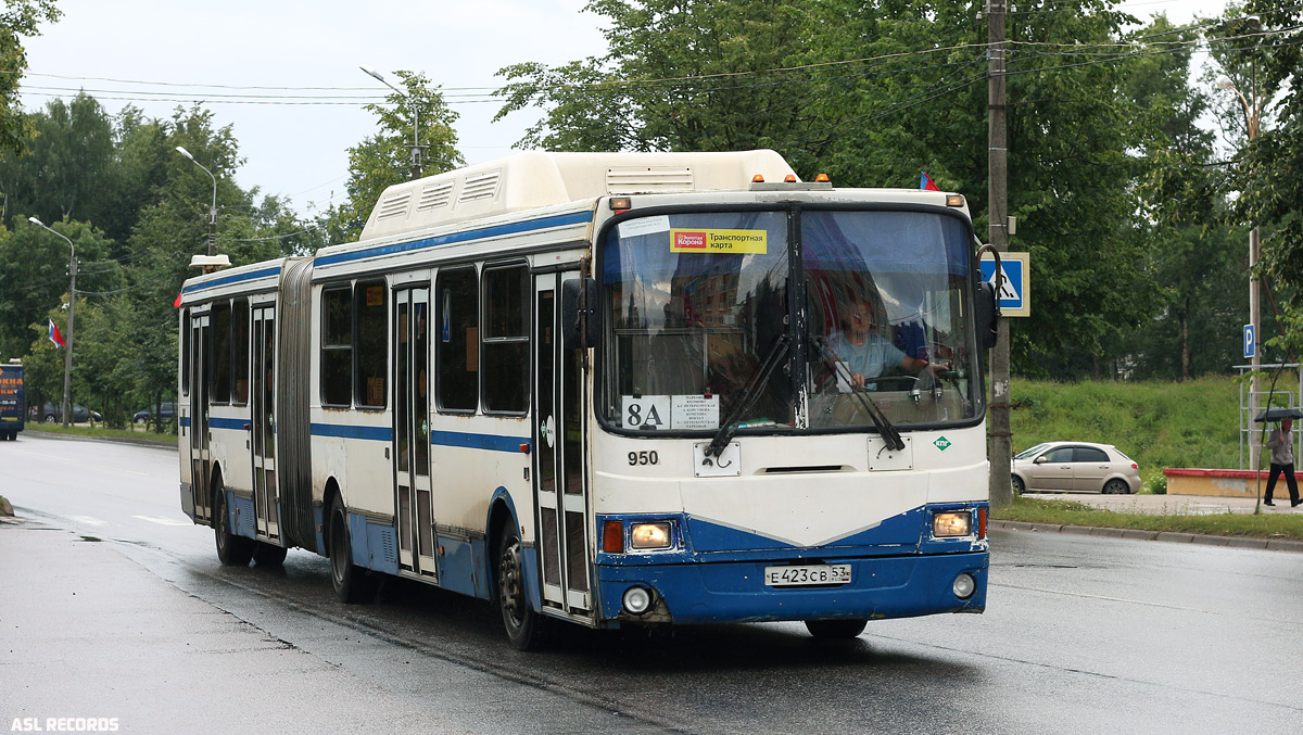 Novgorod region, LiAZ-6212.70 # 950