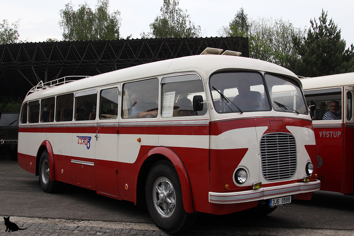 Чехия, Škoda 706 RO LUX № 3J6 0588